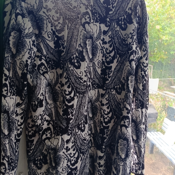 PAISLEY PATTERNED 2 BUTTON CARDIGAN  LARGE - Picture 5 of 6